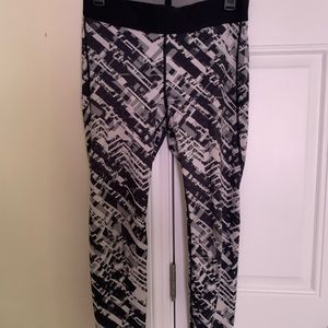 H&M patterned leggings